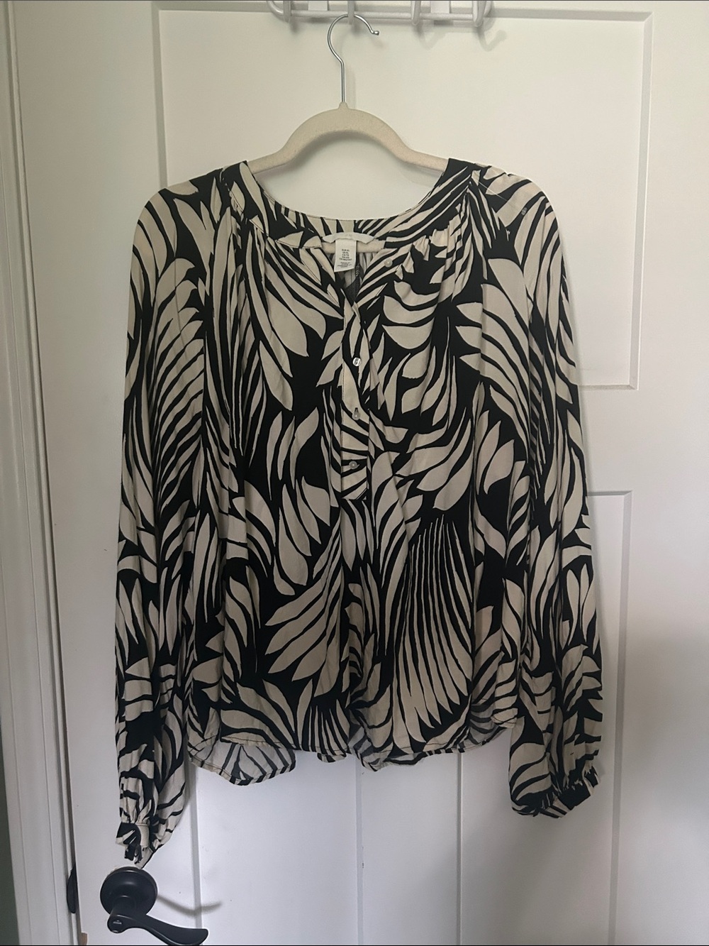 H&M Black and Cream Leaf-Print Long-Sleeve Blouse